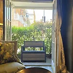 Gorgeous Design 2 Bed Flat Barons Court Sleeps Six